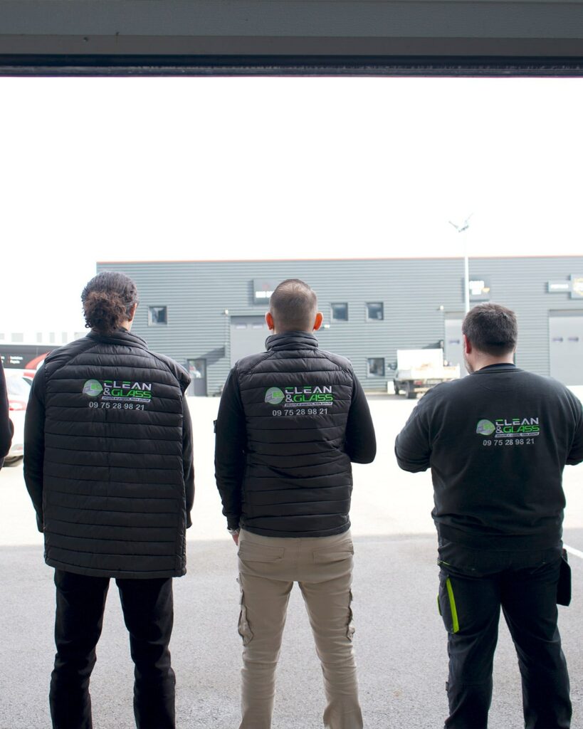 EQUIPE-CLEAN-AND-GLASS-REIMS-min